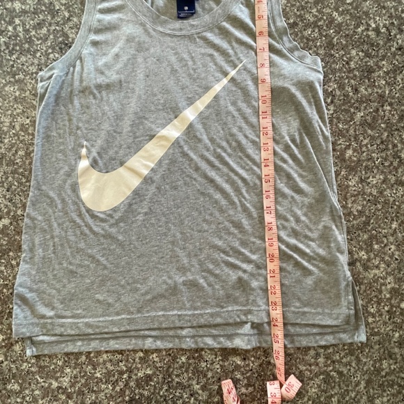 Nike Women’s Tank Top Gray with White Swoosh size Large EUC - Picture 6 of 6